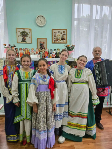 «ИМЕНИНЫ У РЯБИНЫ».