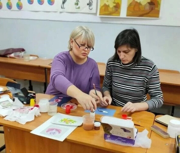 Прошёл мастер-класс по Кемеровской росписи.